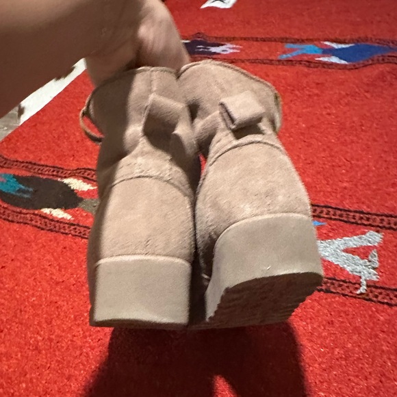 BEARPAW Women's Harmony Women's Lace-up Boot | Comfortable Winter Boot - Picture 3 of 5